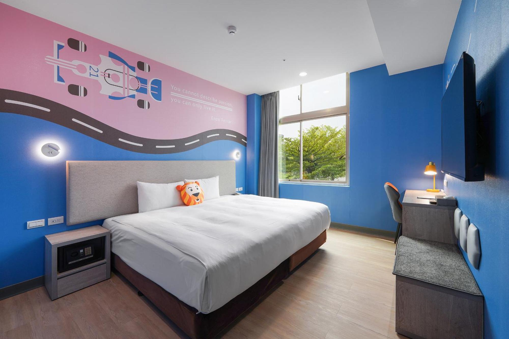 Holiday Garden Hotel Skm Park Гаосюн Екстер'єр фото