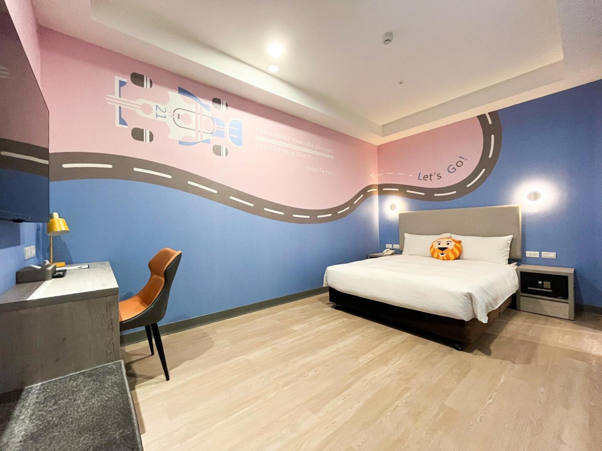 Holiday Garden Hotel Skm Park Гаосюн Екстер'єр фото